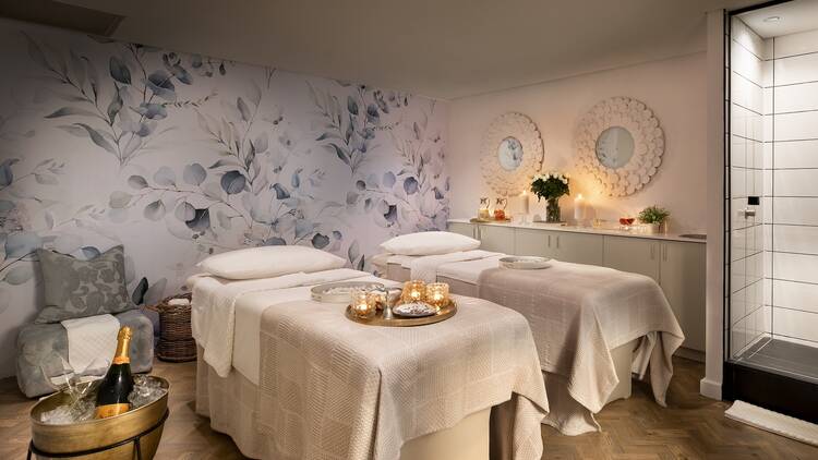 Sanctuary Spa Onyx