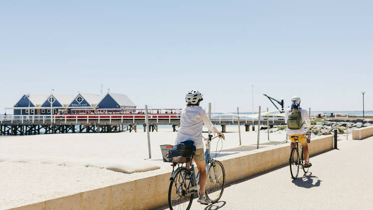 Ride along the foreshore to Dunsborough