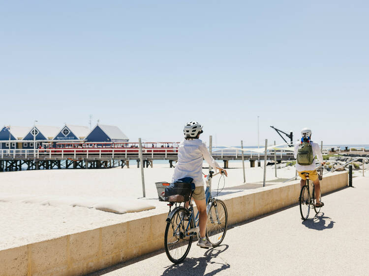 Ride along the foreshore to Dunsborough