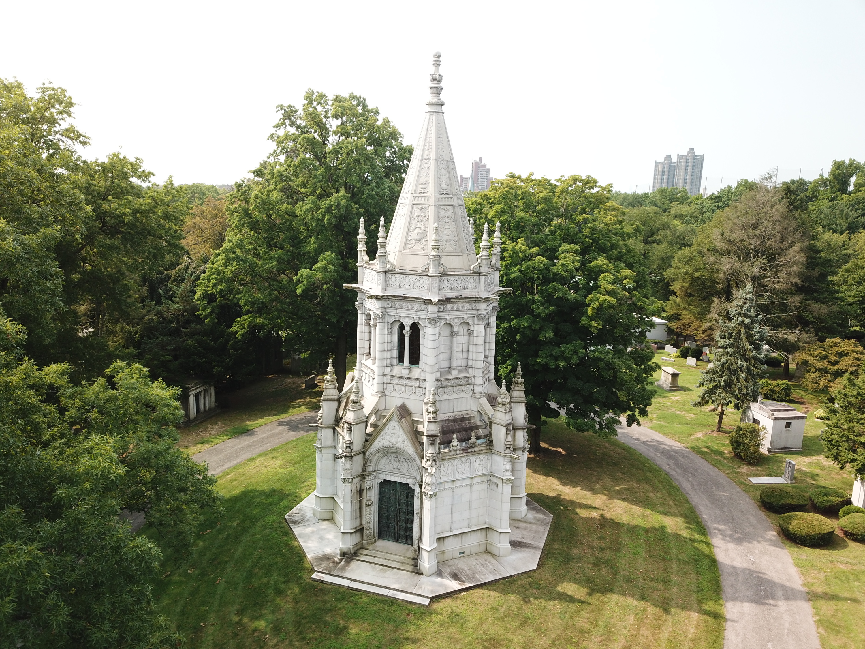 5 surprising secrets inside NYC's Woodlawn Cemetery