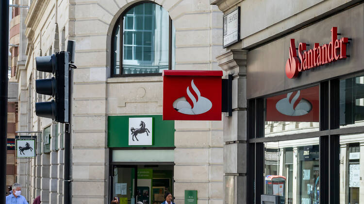 Image of high street banks Lloyds and Santander