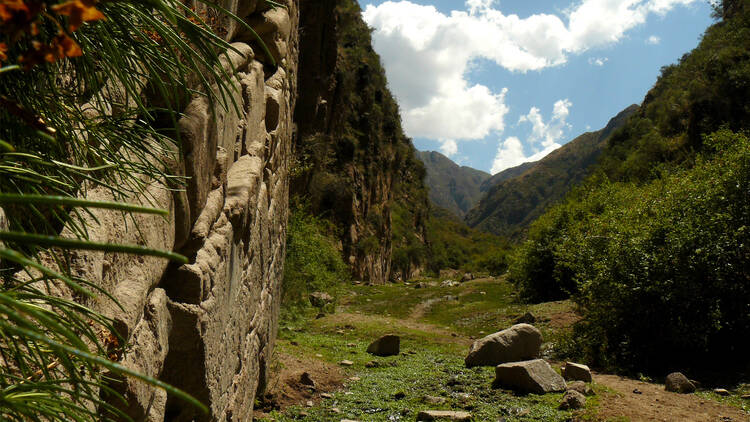 Quebrada y cascada de Los Berros, sobre la Ruta provincial 82