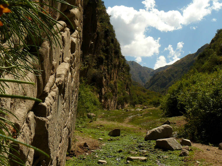 Quebrada y cascada de Los Berros, sobre la Ruta provincial 82