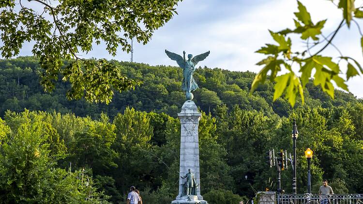 Enjoy the view from Mount-Royal and trails in and around Montreal