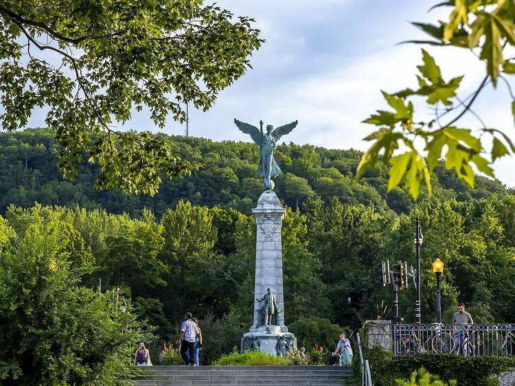 Enjoy the view from Mount-Royal and trails in and around Montreal