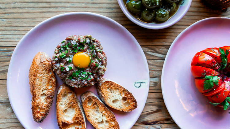 Butchr Bar steak tartare and tomato