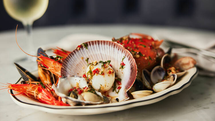 Grilled scallops on seafood platter