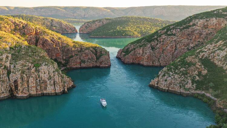 Boat going through Horizontal Falls