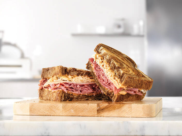 Corned beef Reuben