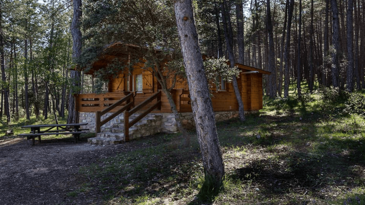 Cabañas finlandesas en la serranía de Cuenca