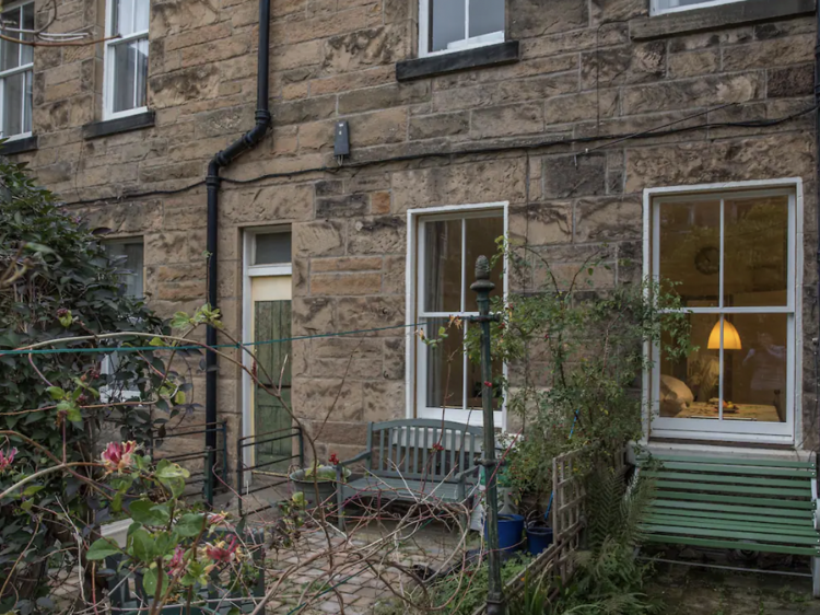 The 13 best Airbnbs in Edinburgh close to Old Town and New Town