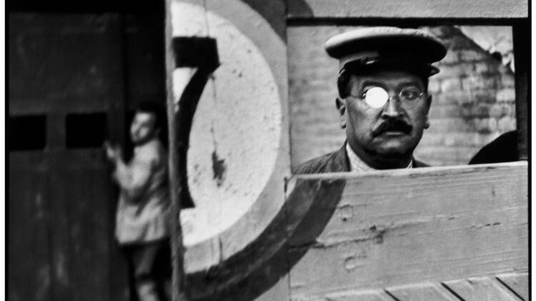 Henri Cartier-Bresson. 'Watch!, Watch!, Watch!'