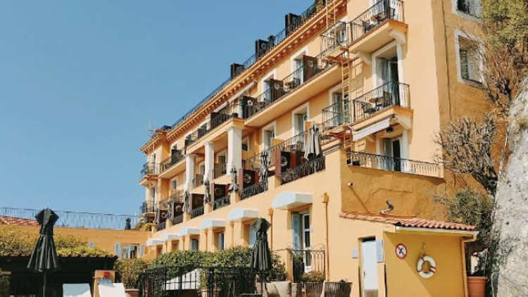 Outdoor pool area of Hôtel La Pérouse