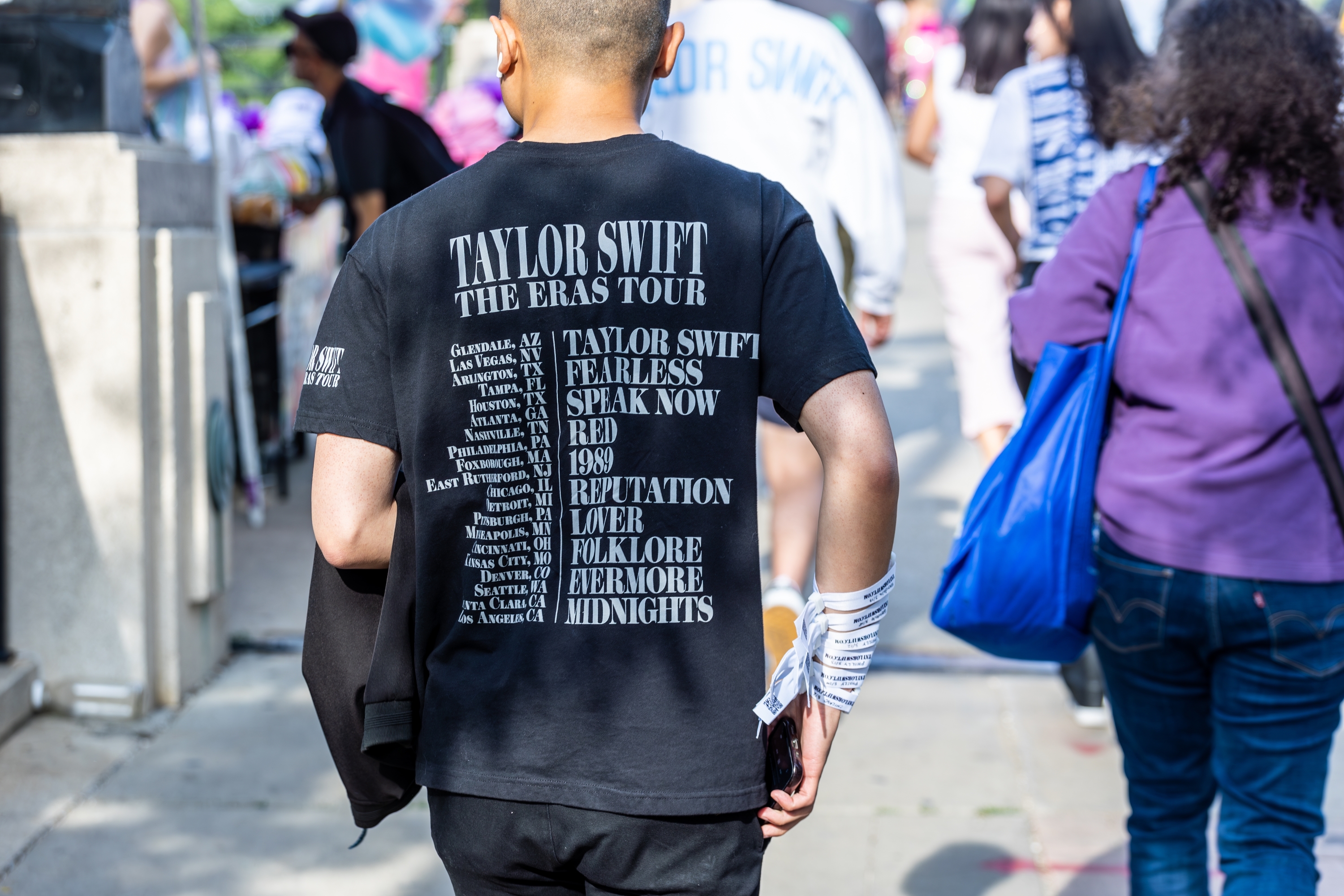 How to buy official Taylor Swift merch in Miami for her Eras tour