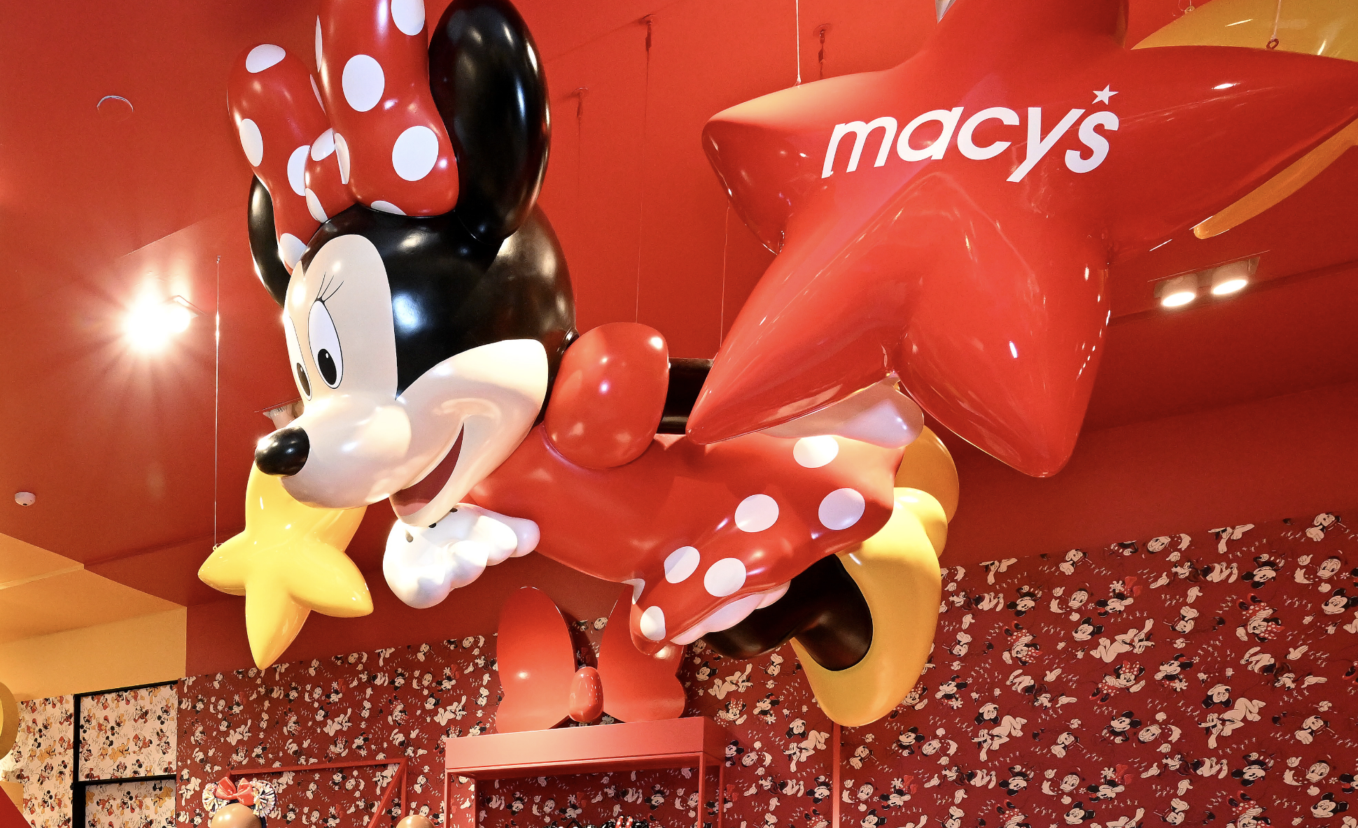 A new Minnie Mouse balloon is debuting at this year's Macy's Thanksgiving Day Parade!