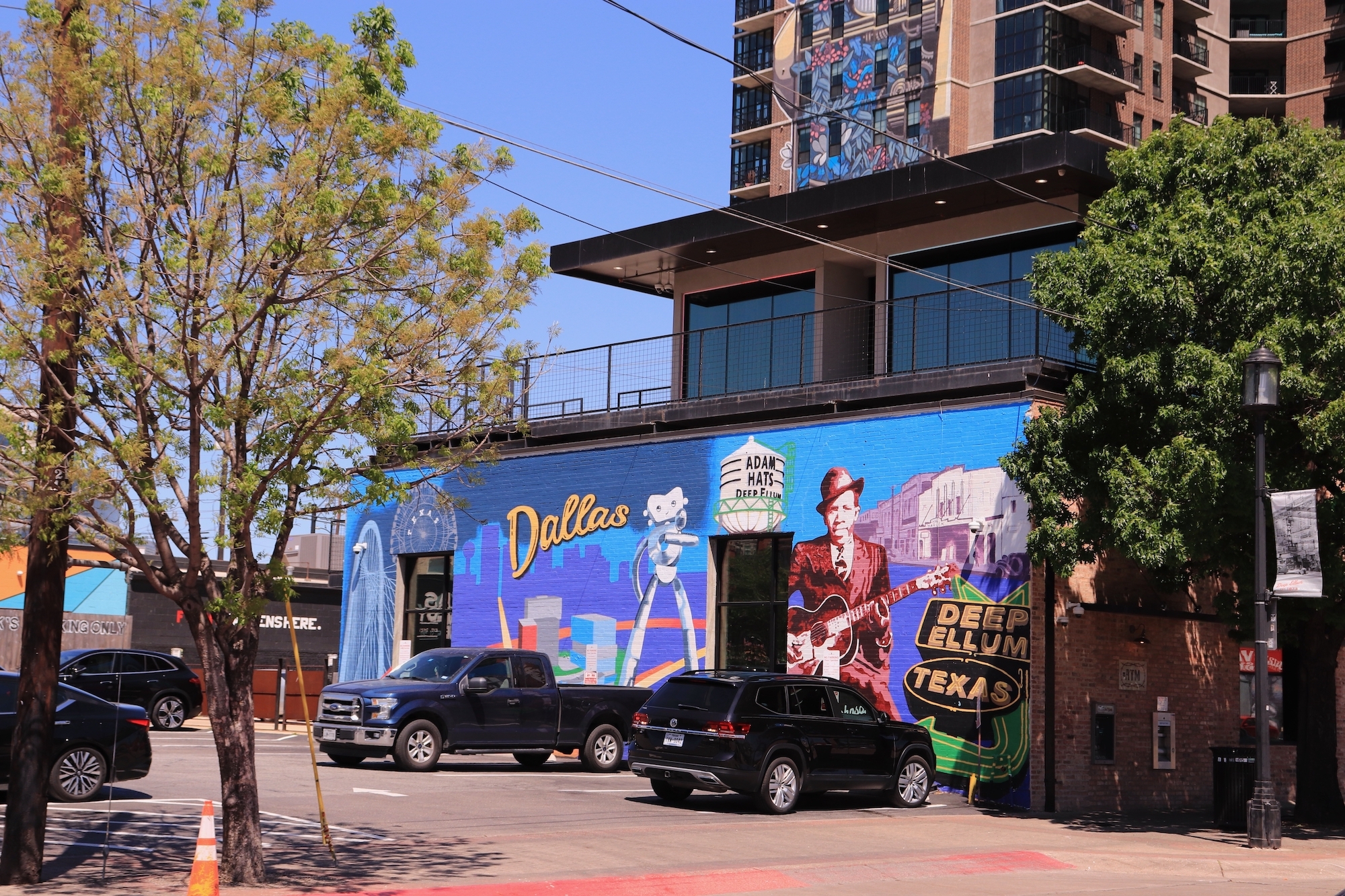 Deep Ellum First Fridays Main Street Plaza Things to do in Dallas