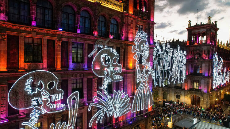 Luminaria en el Zócalo de Día de Muertos 2024