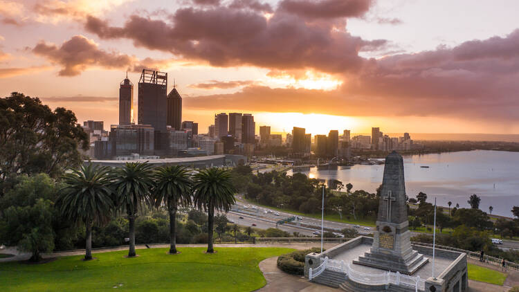 Go for a free tour of Kings Park and Botanic Garden