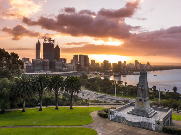 Go for a free tour of Kings Park and Botanic Garden