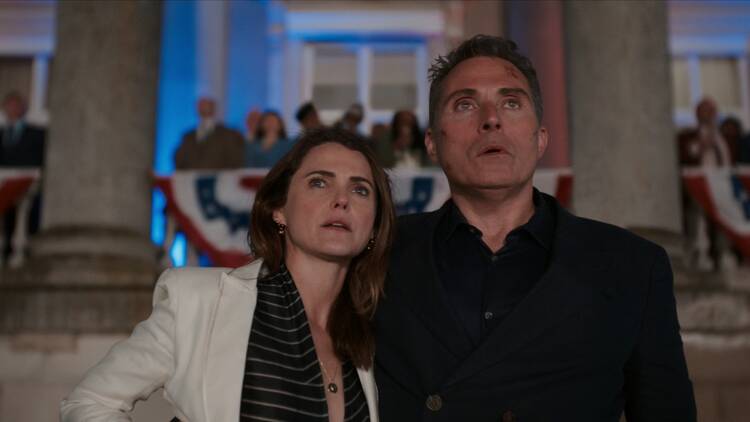 The Diplomat. (L to R) Keri Russell as Kate Wyler, Rufus Sewell as Hal Wyler in episode 203 of The Diplomat. Cr. Courtesy of Netflix © 2024