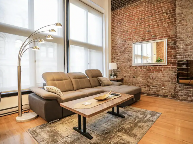 The swanky urban one-bed in Old Port