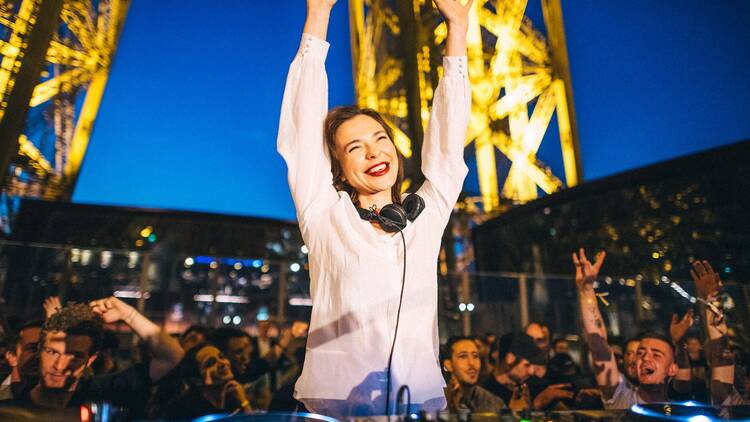 Nina Kraviz é uma das artistas em destaque