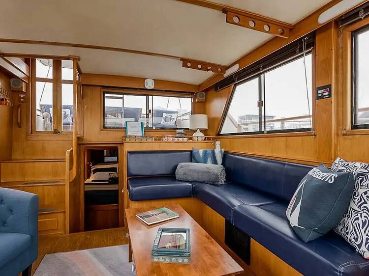 Best Airbnbs Charlestown houseboat