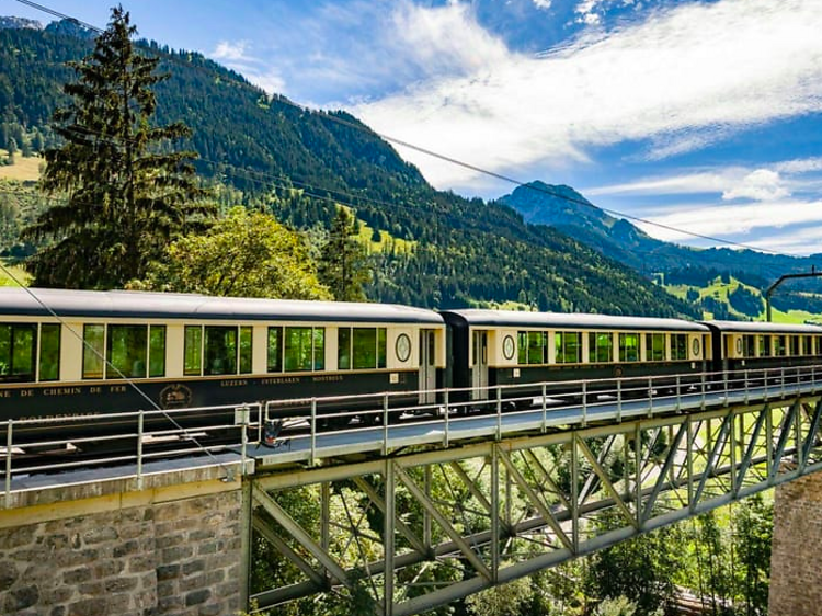 Així és el bonic tren històric europeu que només costa 30 euros