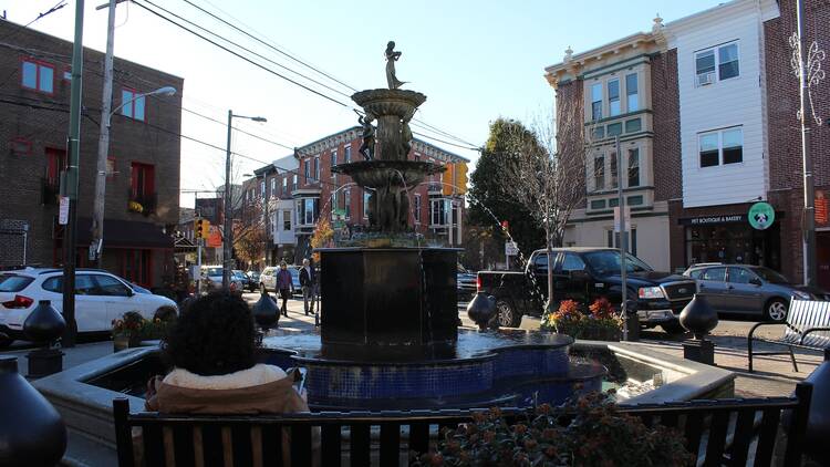 11am: People watching in East Passyunk