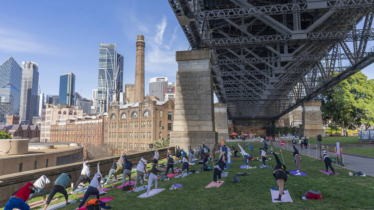 yoga The Rocks