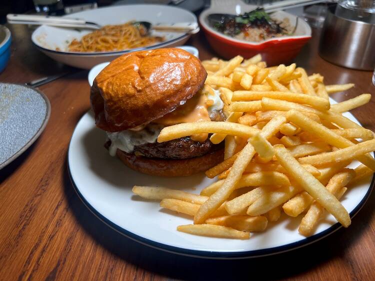 Dry-aged burger at Camélia