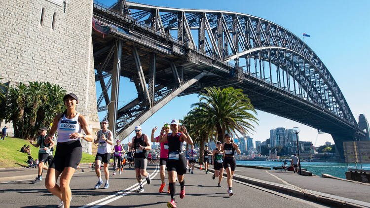 people running in Sydney Marathon 2023