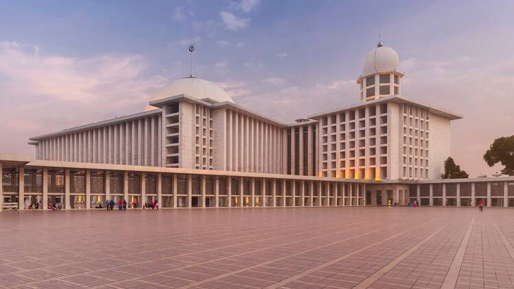 Learn about Muslim culture at Istiqlal Mosque