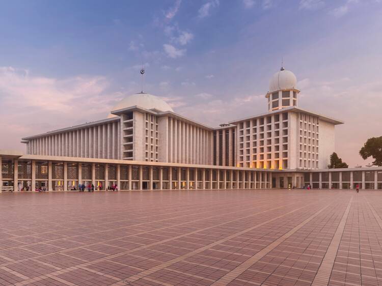 Learn about Muslim culture at Istiqlal Mosque