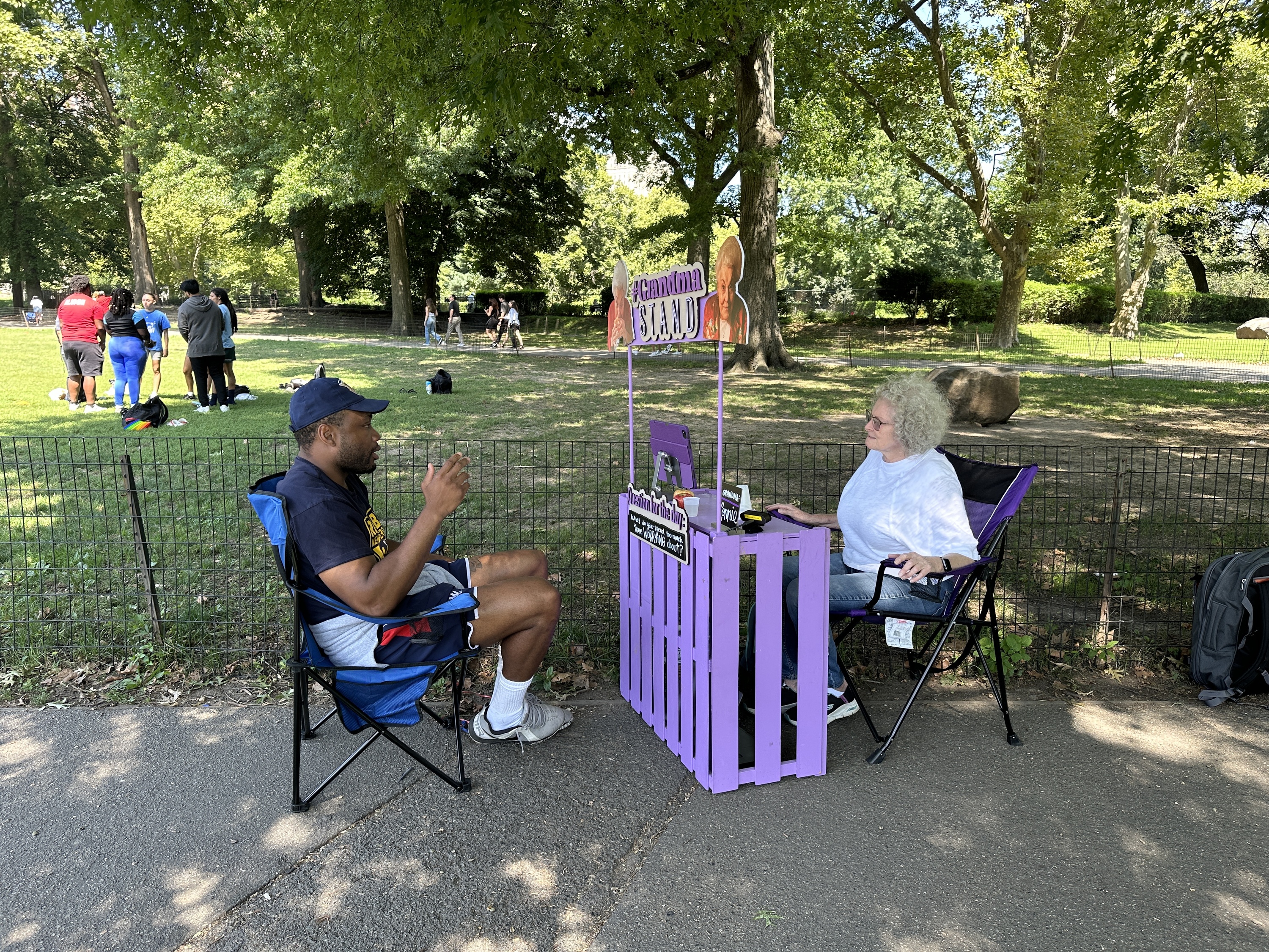 This pop-up mobile stand connects New Yorkers with grandmas all over the world to talk about life