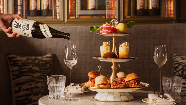 Save on an afternoon tea & unlimited cocktail experience at La Bibliothèque