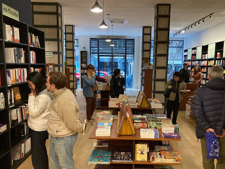 Librería Parent(h)esis (Bilingüe) Librería Parent(h)esis (Bilingüe)