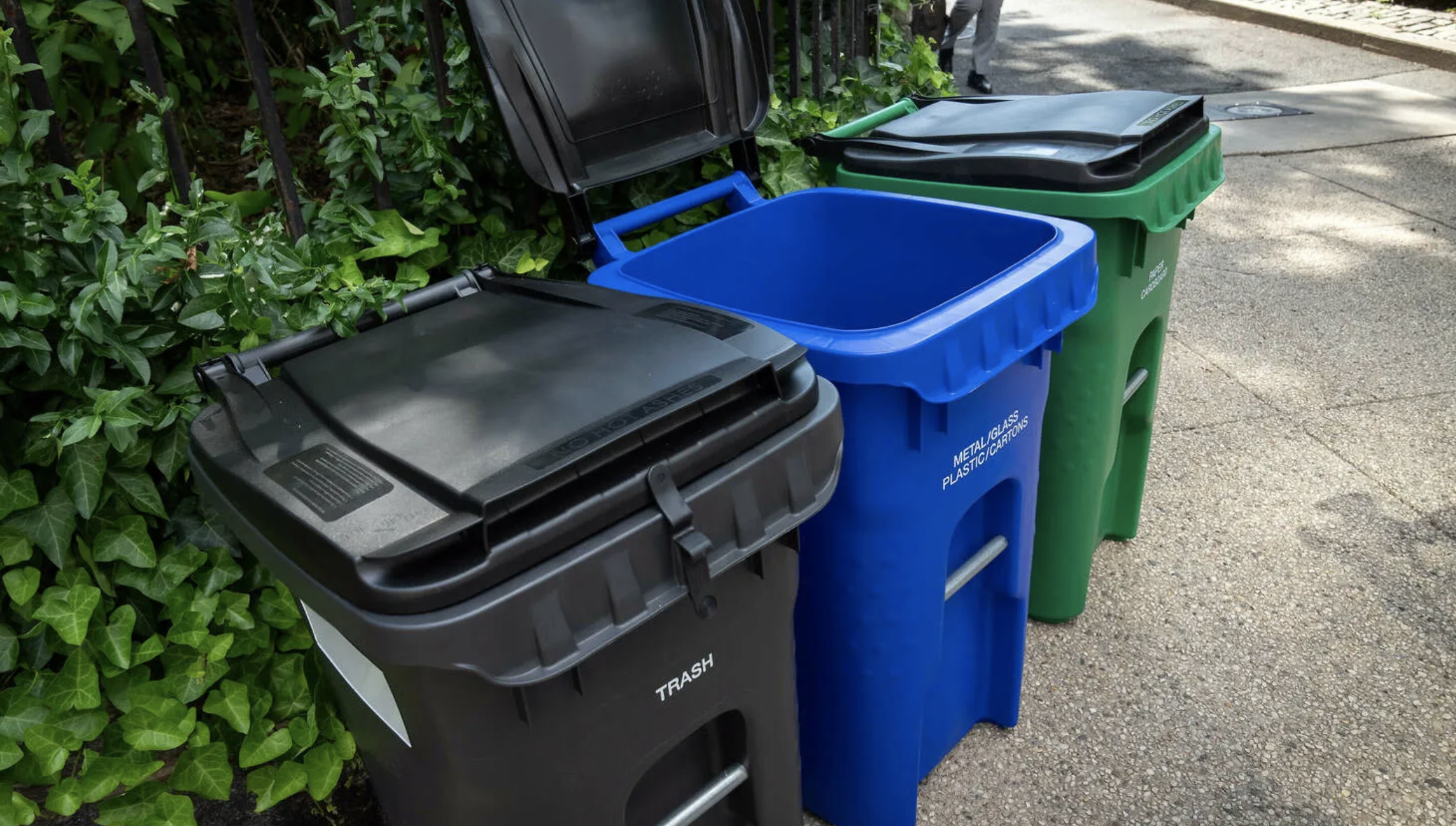 The latest residential trash rules go into effect today in NYC