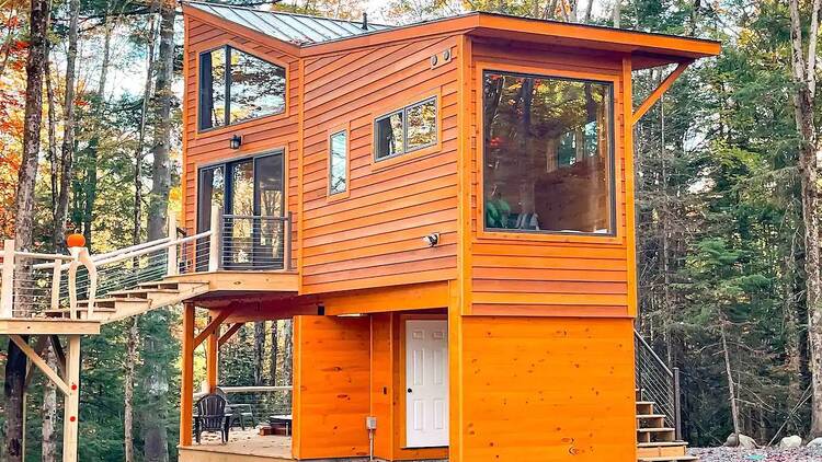 The stylish cedar treehouse in leafy Newport, VT