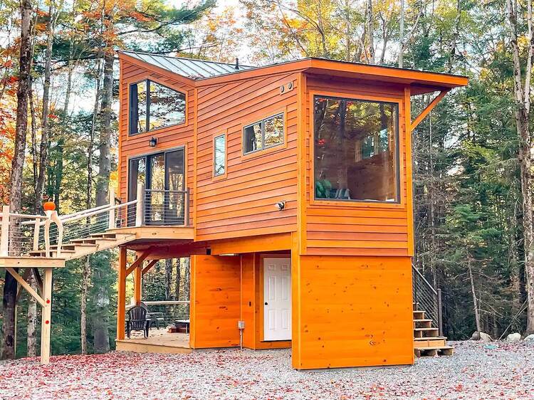 The stylish cedar treehouse in leafy Newport, VT