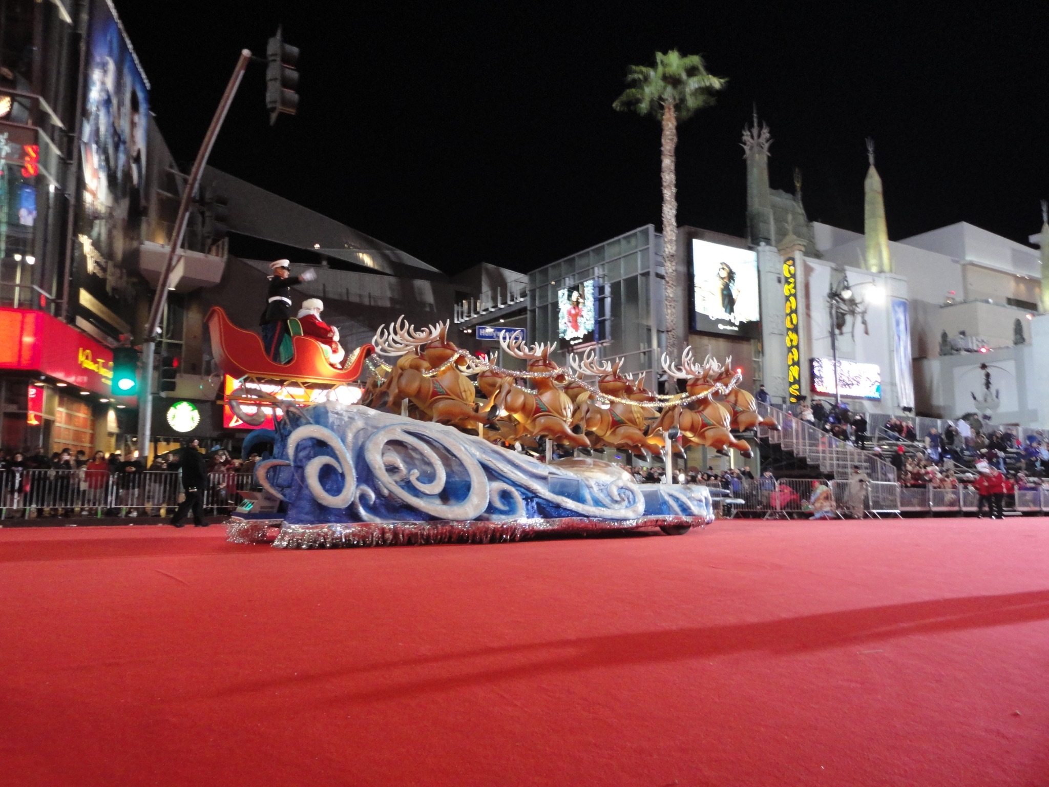 Hollywood Christmas Parade 2025: Event Info & Timing