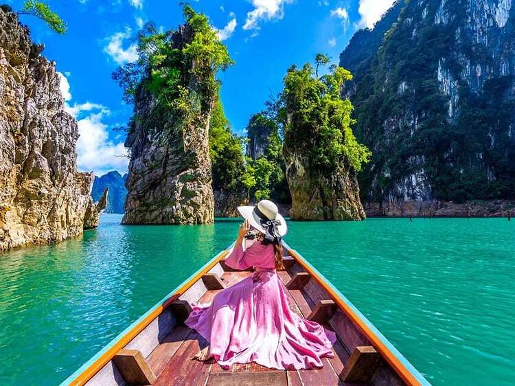 Connect with Nature – Sail the Emerald Waters of Cheow Lan Lake!