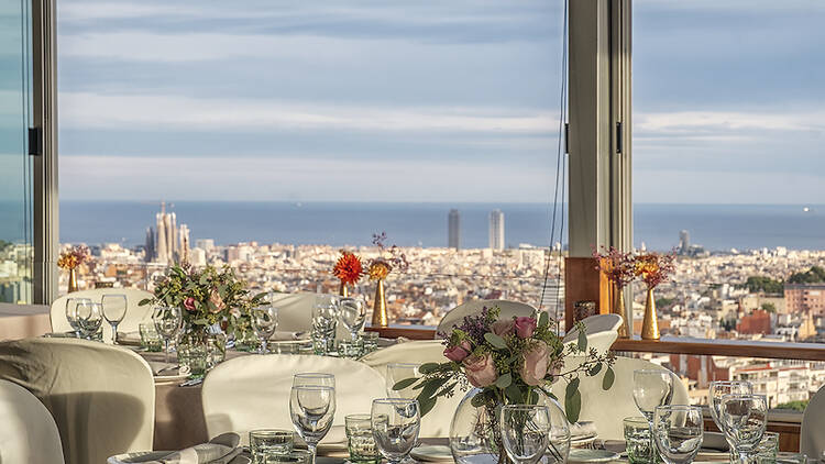 Mirabé, Barcelona per dins i per fora