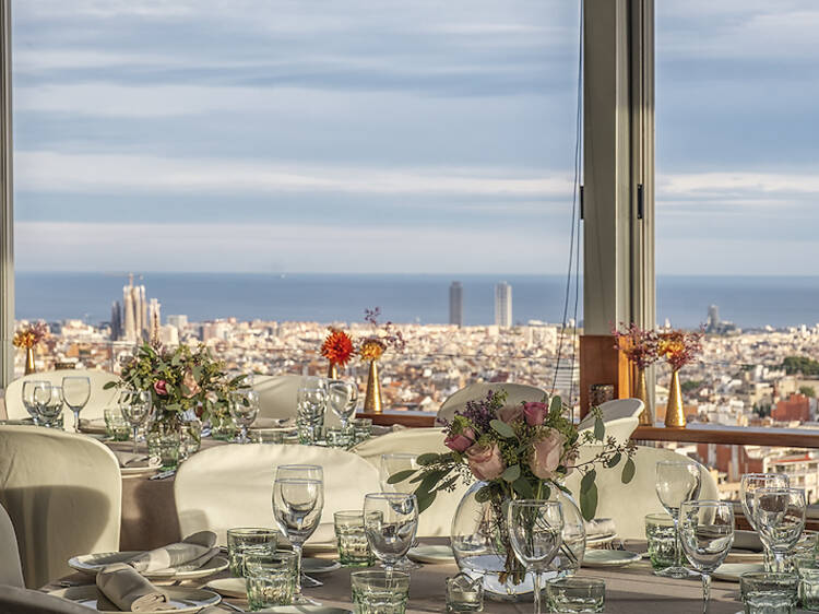 Mirabé, Barcelona per dins i per fora