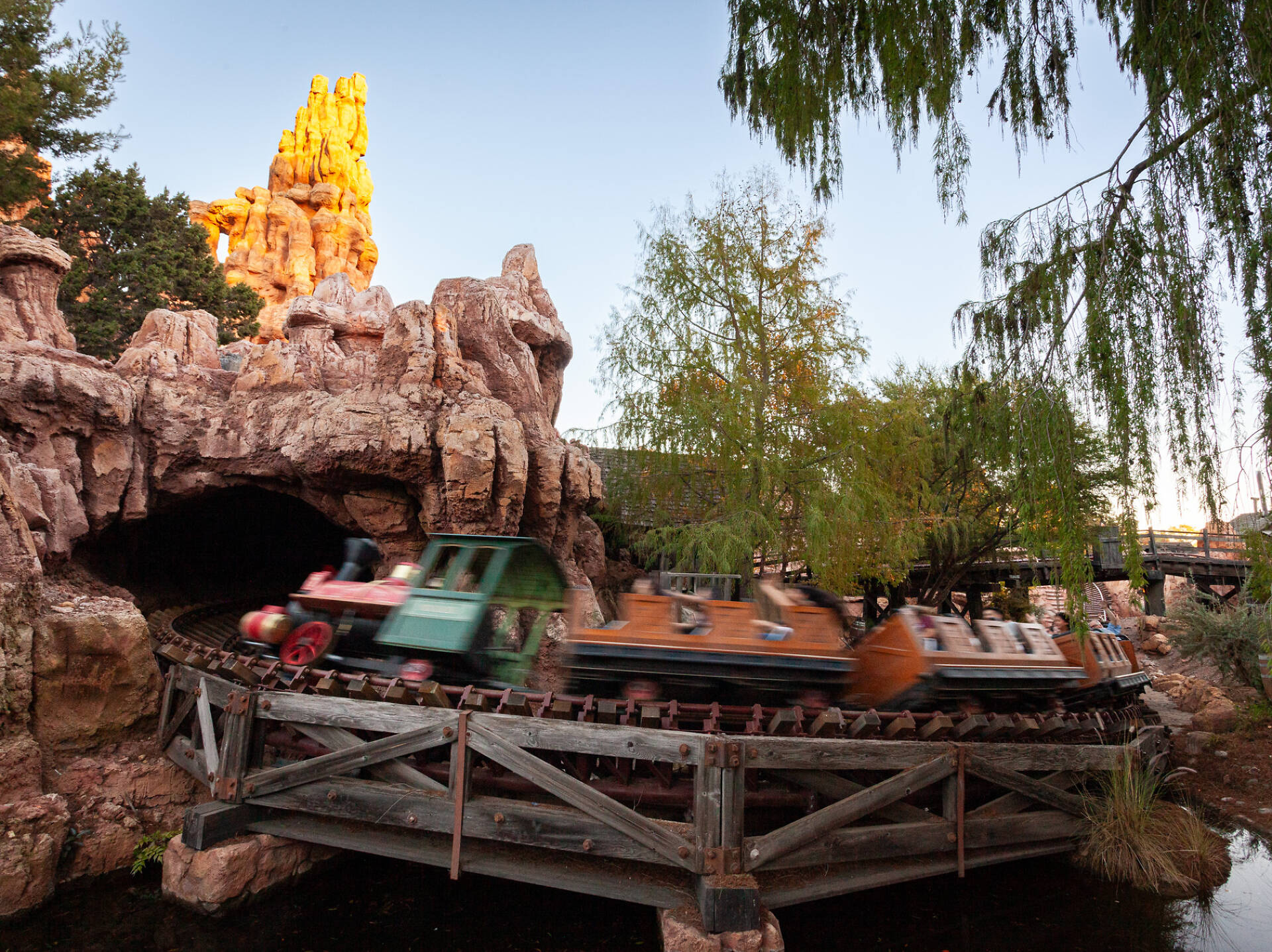 Disneyland Rides Graphics 25 Disneyland Rides That You Need to Go On, Ranked