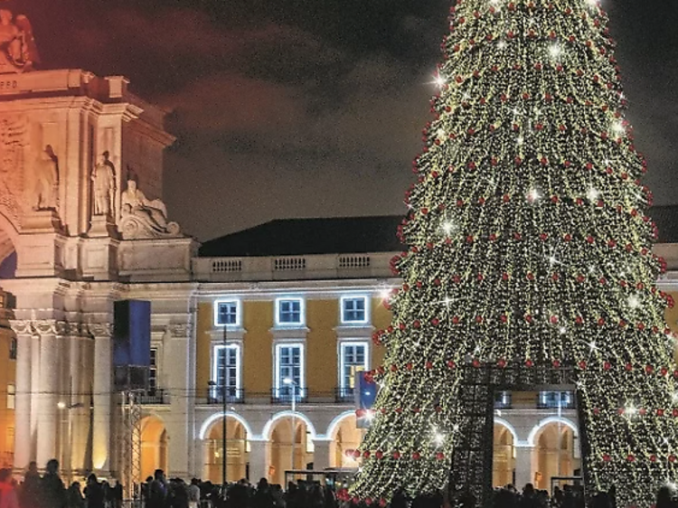 Ir às compras ou ver as luzes de Natal na Baixa? Há autocarros gratuitos durante um mês