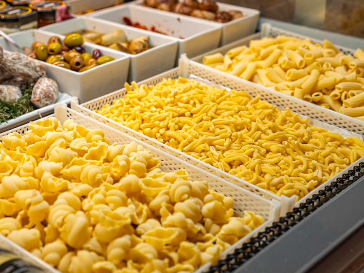 La gran botiga de pasta fresca italiana de Barcelona celebra 120 anys de vida