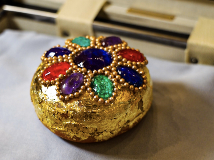 You can indulge in a $300, gold-encrusted bombolone at this Upper East Side bakery