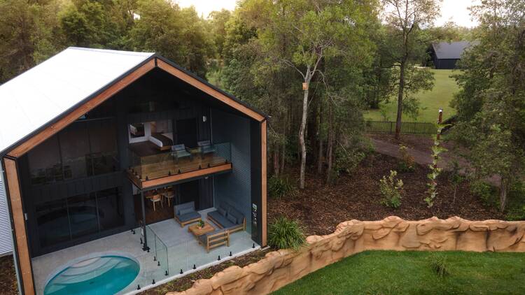 Lodge with pool in bush