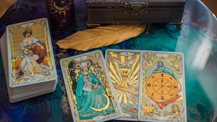 Tarot reading cards